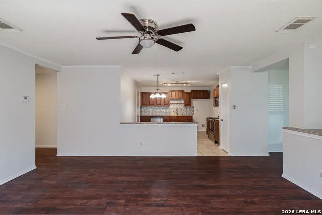 7025 Tourant San Antonio, TX 78240