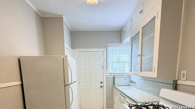 2236 Interstate 35 San Antonio, TX 78208
