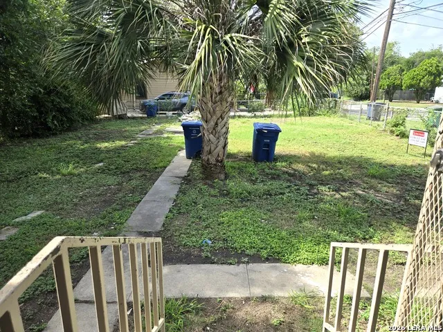 2236 Interstate 35 San Antonio, TX 78208