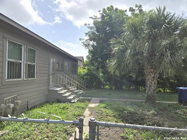 2236 Interstate 35 San Antonio, TX 78208