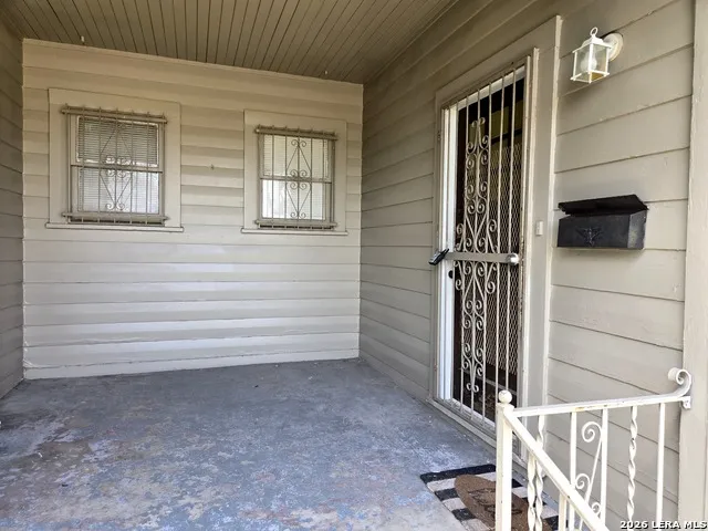 2236 Interstate 35 San Antonio, TX 78208