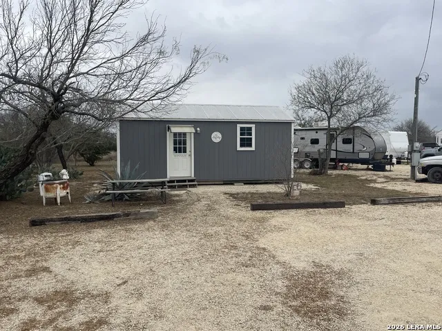 1574 WESTWARD TRL Uvalde, TX 78801