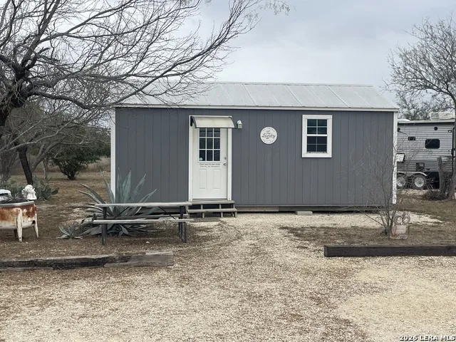 1574 WESTWARD TRL Uvalde, TX 78801