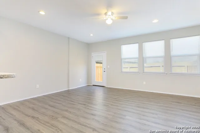 6922 Crestway Rd San Antonio, TX 78239
