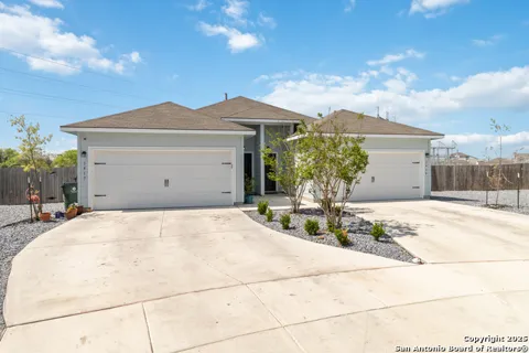 3417-3419 Lindsay Lane