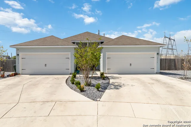 3417-3419 Lindsay Lane Seguin, TX 78155
