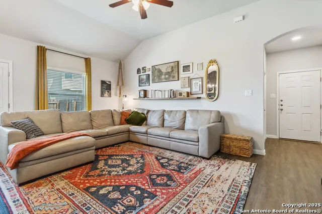3417-3419 Lindsay Lane Seguin, TX 78155