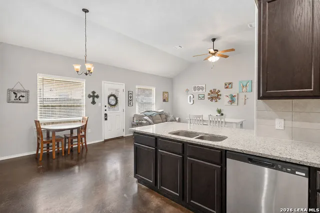 1125/1127 Stanley Way Seguin, TX 78155