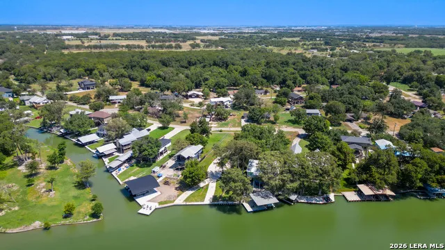 152 Lakeside Seguin, TX 78155