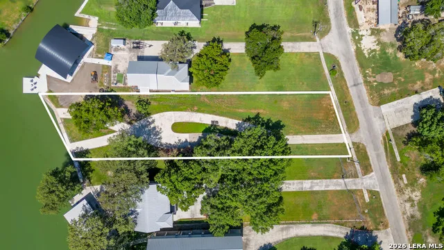 152 Lakeside Seguin, TX 78155