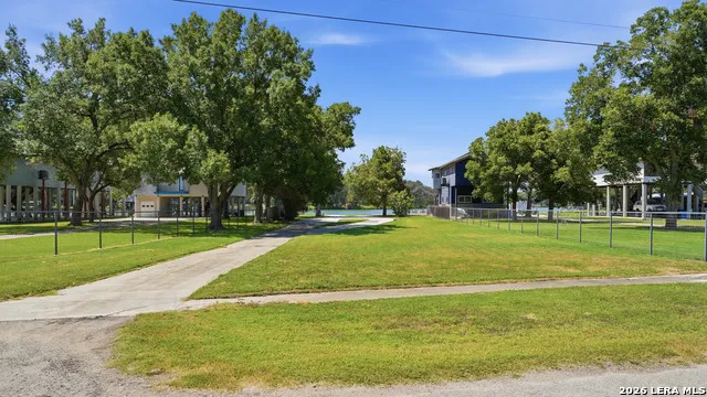 152 Lakeside Seguin, TX 78155