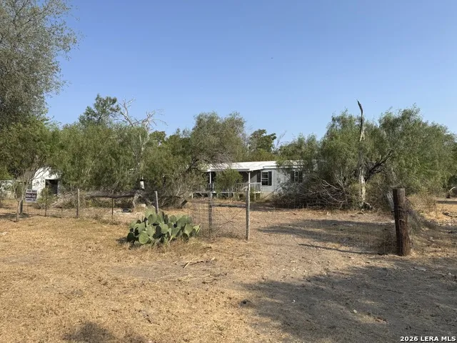 860 County Road 769 Devine, TX 78016