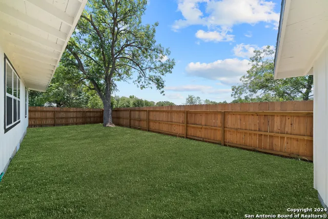1003 TABERNACLE ST Seguin, TX 78155
