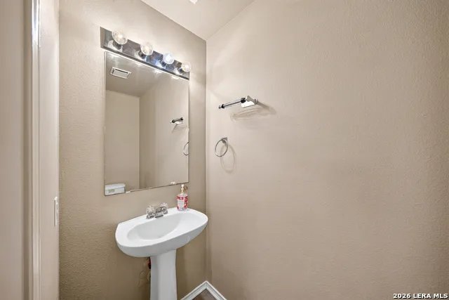 112 Willow View Cibolo, TX 78108