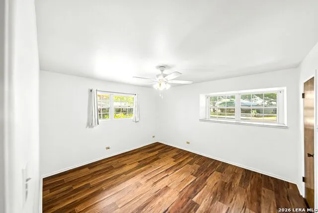 145 VALLEY OAK DR Schertz, TX 78154