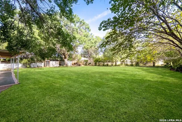 145 VALLEY OAK DR Schertz, TX 78154