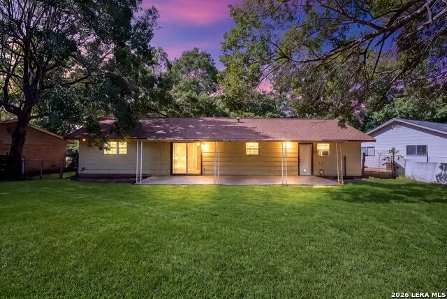 145 VALLEY OAK DR Schertz, TX 78154