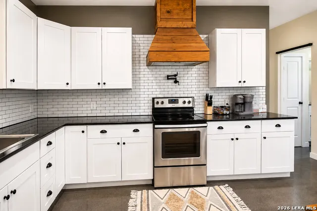 101 LIBERTY BELL LN Fischer, TX 78623