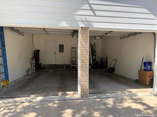 3020 MORNING TRL San Antonio, TX 78247