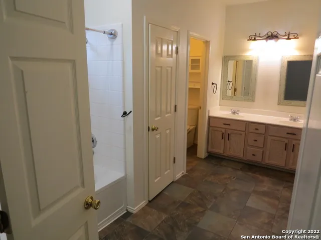 108 Phantom Crk Cibolo, TX 78108