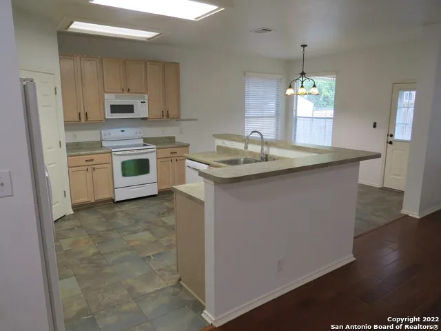 108 Phantom Crk Cibolo, TX 78108