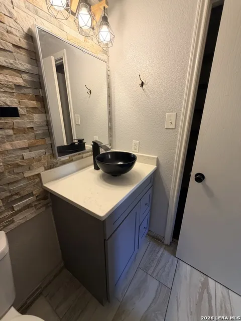 6131 LAKE VICTORIA ST San Antonio, TX 78222