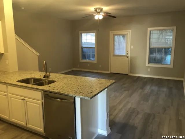 7806 KINGSBURY WOOD Unit 3 San Antonio, TX 78240