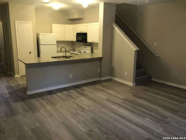 7806 KINGSBURY WOOD Unit 3 San Antonio, TX 78240