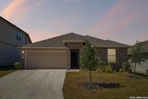 841 BAHIA PL