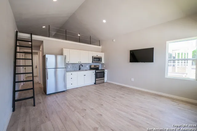 1225 Texas Oaks Unit B Spring Branch, TX 78070