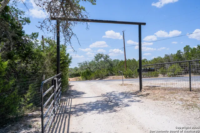 1225 Texas Oaks Unit B Spring Branch, TX 78070