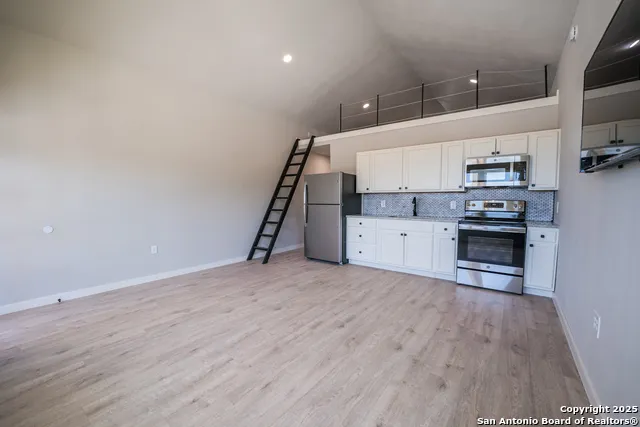 1225 Texas Oaks Unit B Spring Branch, TX 78070