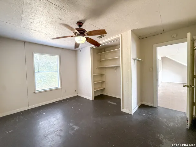 1185 Koehler Marion, TX 78124
