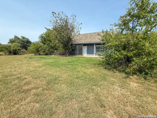 1185 Koehler Marion, TX 78124