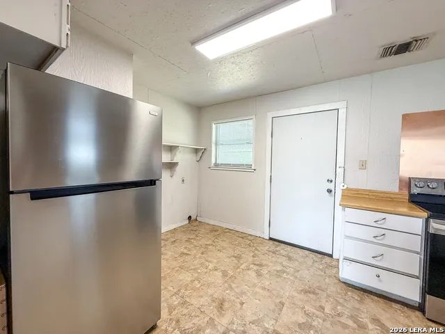 1185 Koehler Marion, TX 78124