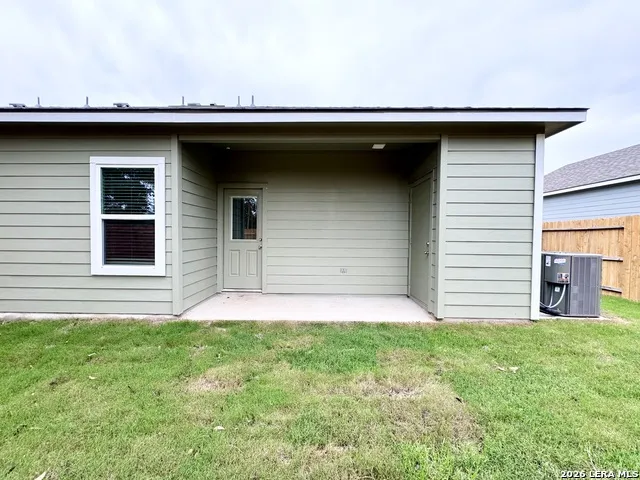 505 Hudson St Seguin, TX 78155