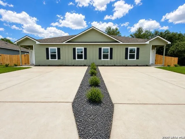505 Hudson St Seguin, TX 78155