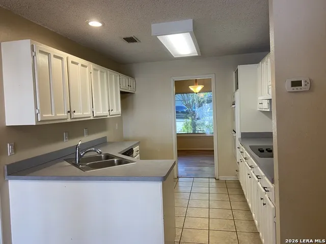 8558 Marathon Universal City, TX 78148