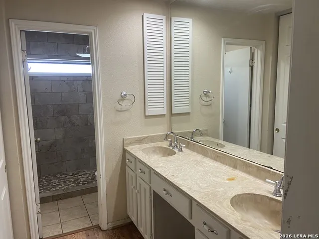 8558 Marathon Universal City, TX 78148