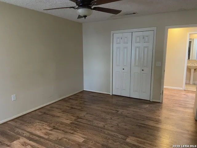 8558 Marathon Universal City, TX 78148