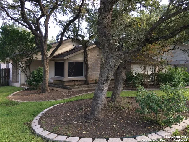 8558 Marathon Universal City, TX 78148