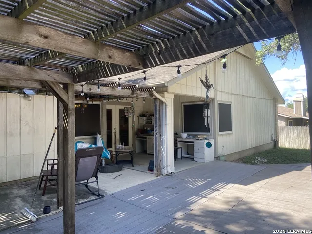 8558 Marathon Universal City, TX 78148