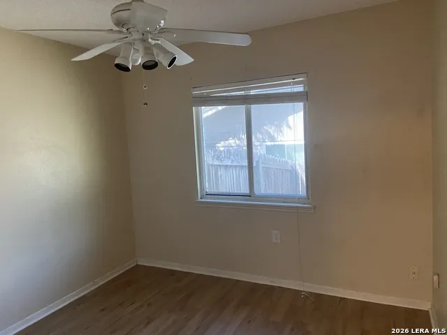 8558 Marathon Universal City, TX 78148