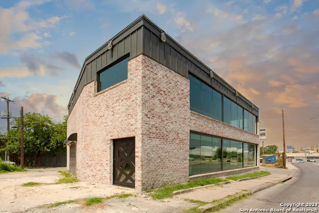 206 E FREDERICKSBURG RD San Antonio, TX 78212