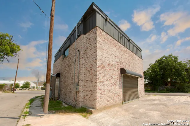 206 E FREDERICKSBURG RD San Antonio, TX 78212