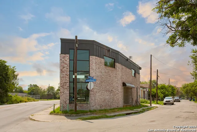 206 E FREDERICKSBURG RD San Antonio, TX 78212