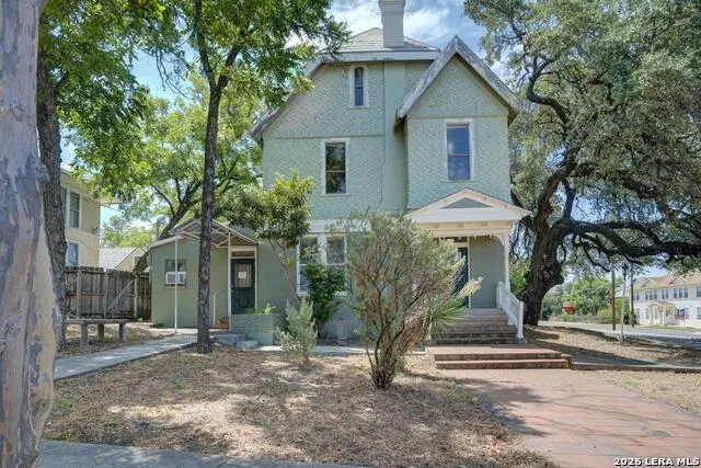 1818 San Pedro San Antonio, TX 78212