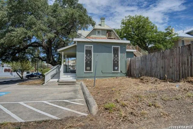 1818 San Pedro San Antonio, TX 78212