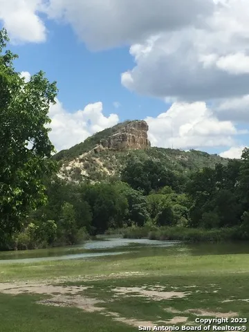 600 S 6th St Junction, TX 76849