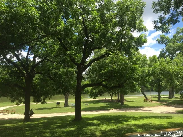 600 S 6th St Junction, TX 76849